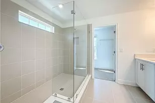 1066 8th Ave S, Saint Petersburg, FL 33705 - Photo 43