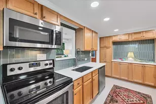 3734 Iroquois Ave, Sarasota, FL 34234 - Photo 11