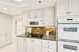 2410 Harbourside Dr, Longboat Key, FL 34228 - Photo 25