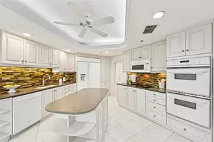 2410 Harbourside Dr, Longboat Key, FL 34228 - Photo 23