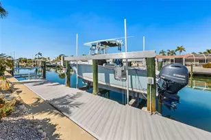 625 Dundee Ln, Holmes Beach, FL 34217 - Photo 31