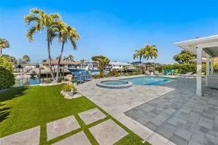 625 Dundee Ln, Holmes Beach, FL 34217 - Photo 25