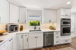 625 Dundee Ln, Holmes Beach, FL 34217 - Photo 11