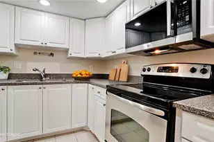 1225 56th St W, Bradenton, FL 34209 - Photo 11