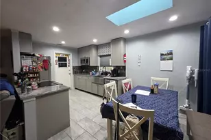 239 Connie Lee Ct, Lakeland, FL 33809 - Photo 5