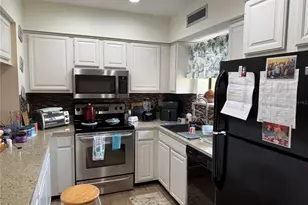 5631 Ashton Lake Dr, Sarasota, FL 34231 - Photo 5