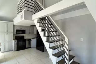 900 Riverside Dr, Tarpon Springs, FL 34689 - Photo 11