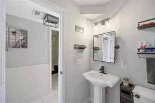 900 Riverside Dr, Tarpon Springs, FL 34689 - Photo 11