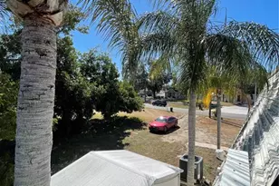 900 Riverside Dr, Tarpon Springs, FL 34689 - Photo 23