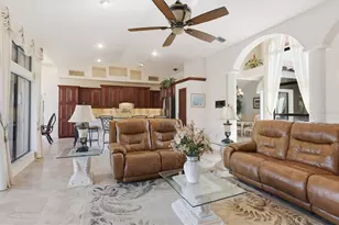 4221 Escondito Cir, Sarasota, FL 34238 - Photo 13