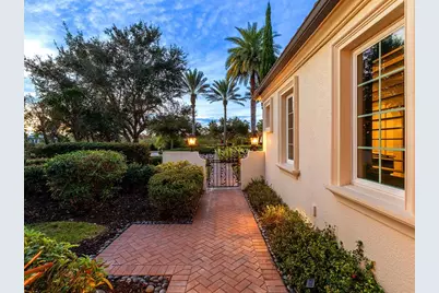 7951 Matera Court, Lakewood Ranch, FL 34202 - Photo 9