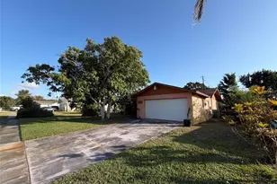2311 15th St W, Palmetto, FL 34221 - Photo 5