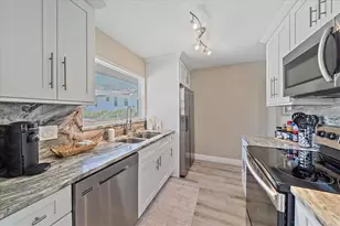 3710 Iroquois Ave, Sarasota, FL 34234 - Photo 25