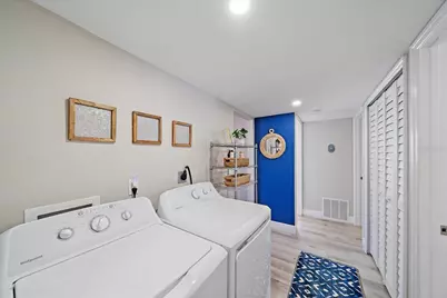 3710 Iroquois Avenue, Sarasota, FL 34234 - Photo 15