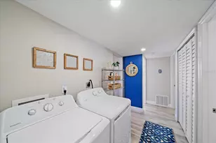 3710 Iroquois Ave, Sarasota, FL 34234 - Photo 15