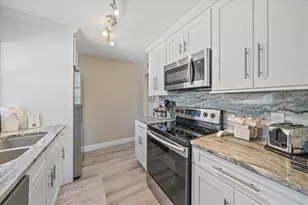 3710 Iroquois Ave, Sarasota, FL 34234 - Photo 27