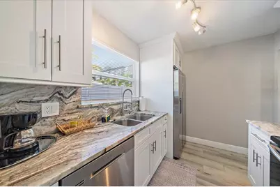 3710 Iroquois Avenue, Sarasota, FL 34234 - Photo 9