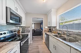 3710 Iroquois Ave, Sarasota, FL 34234 - Photo 7