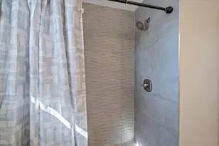 3710 Iroquois Ave, Sarasota, FL 34234 - Photo 37