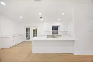 4355 Berkshire Dr, Sarasota, FL 34241 - Photo 11