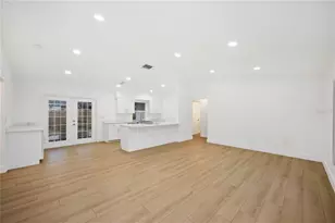 4355 Berkshire Dr, Sarasota, FL 34241 - Photo 5