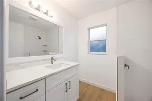 4355 Berkshire Dr, Sarasota, FL 34241 - Photo 15