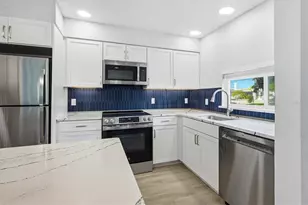 1201 E Peppertree Dr, Sarasota, FL 34242 - Photo 17