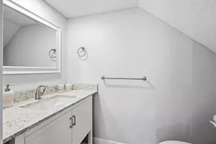 1201 E Peppertree Dr, Sarasota, FL 34242 - Photo 27