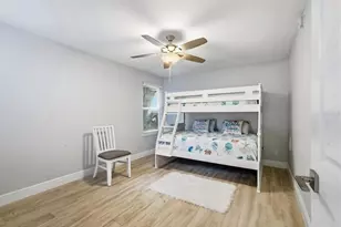 1201 E Peppertree Dr, Sarasota, FL 34242 - Photo 5