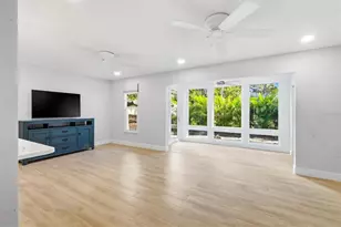 1201 E Peppertree Dr, Sarasota, FL 34242 - Photo 7