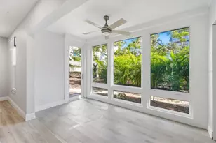 1201 E Peppertree Dr, Sarasota, FL 34242 - Photo 9