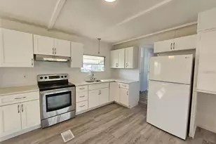 321 3rd St Dr W, Palmetto, FL 34221 - Photo 11