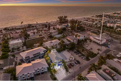 206 Church Avenue, Bradenton Beach, FL 34217 - Photo 5