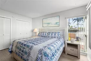 7193 W Country Club Dr N, Sarasota, FL 34243 - Photo 13