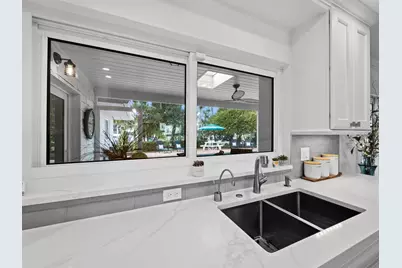 513 Outrigger Lane, Longboat Key, FL 34228 - Photo 11