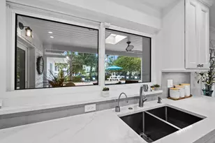 513 Outrigger Ln, Longboat Key, FL 34228 - Photo 11