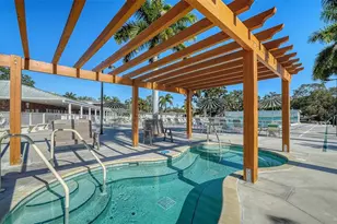 112 Oakwood Blvd W, Sarasota, FL 34237 - Photo 33