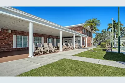 112 Oakwood Boulevard W, Sarasota, FL 34237 - Photo 31