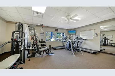 112 Oakwood Boulevard W, Sarasota, FL 34237 - Photo 29