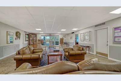 112 Oakwood Boulevard W, Sarasota, FL 34237 - Photo 25