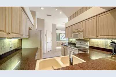 9559 Forest Hills Circle, Sarasota, FL 34238 - Photo 7