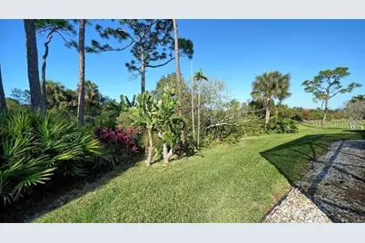 9559 Forest Hills Circle, Sarasota, FL 34238 - Photo 33