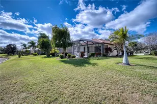 8025 Stirling Falls Cir, Sarasota, FL 34243 - Photo 25
