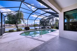 8025 Stirling Falls Cir, Sarasota, FL 34243 - Photo 3