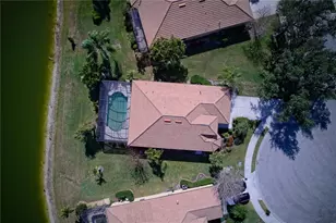 8025 Stirling Falls Cir, Sarasota, FL 34243 - Photo 31