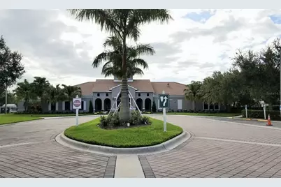 8025 Stirling Falls Circle, Sarasota, FL 34243 - Photo 35