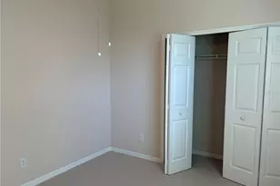 8025 Stirling Falls Cir, Sarasota, FL 34243 - Photo 21