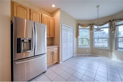 8025 Stirling Falls Circle, Sarasota, FL 34243 - Photo 9