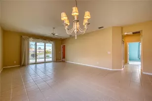 8025 Stirling Falls Cir, Sarasota, FL 34243 - Photo 17