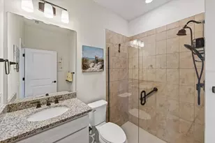 17725 Northwood Pl, Bradenton, FL 34202 - Photo 9